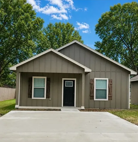305 E Waring Dayton TX 77535