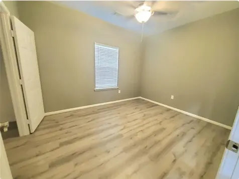 305 E Waring Dayton TX 77535