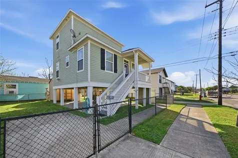 1912 55th Street Galveston TX 77551