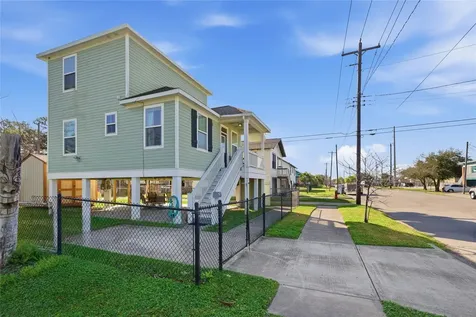 1912 55th Street Galveston TX 77551