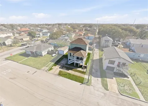 1912 55th Street Galveston TX 77551