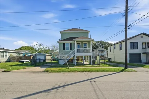 1912 55th Street Galveston TX 77551