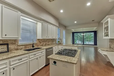 373 Bayshore Drive Montgomery TX 77356