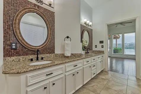 373 Bayshore Drive Montgomery TX 77356