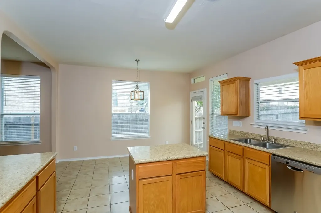 6119 Briscoe Leaf San Antonio TX 78253