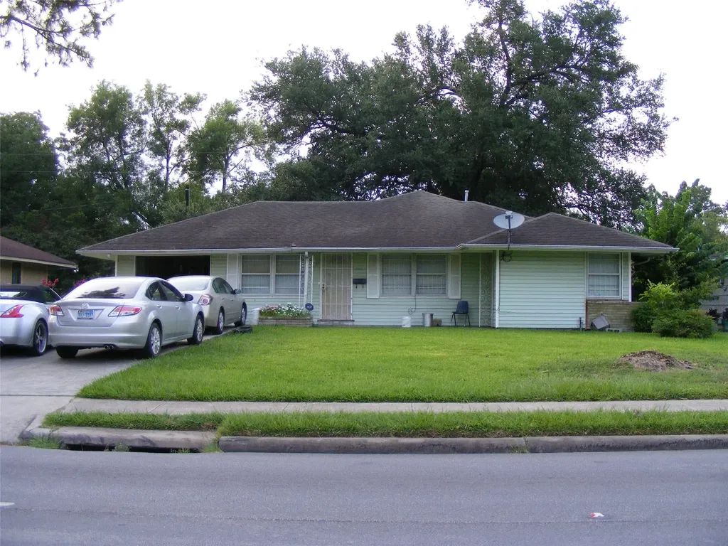5751 Bellfort Street Houston TX 77033
