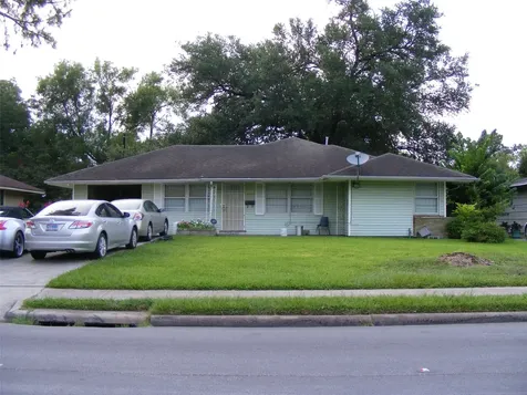 5751 Bellfort Street Houston TX 77033