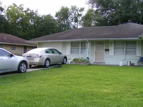5751 Bellfort Street Houston TX 77033
