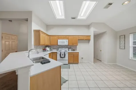 607 29th Avenue N Texas City TX 77590