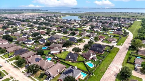 607 29th Avenue N Texas City TX 77590
