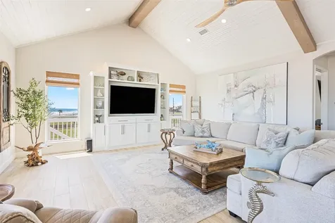3244 Gulf Castle Drive Crystal Beach TX 77650