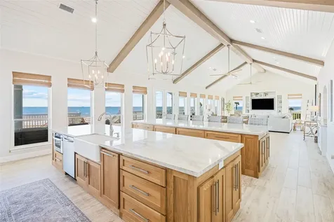 3244 Gulf Castle Drive Crystal Beach TX 77650