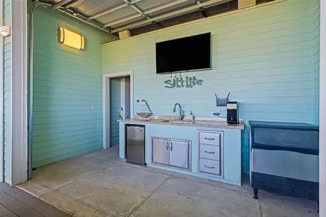 3244 Gulf Castle Drive Crystal Beach TX 77650