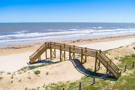 3244 Gulf Castle Drive Crystal Beach TX 77650