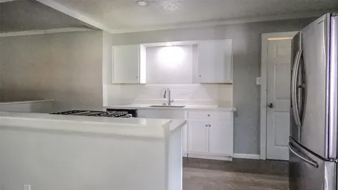 2004 W Gulf Street W Baytown TX 77520