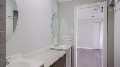 2004 W Gulf Street W Baytown TX 77520
