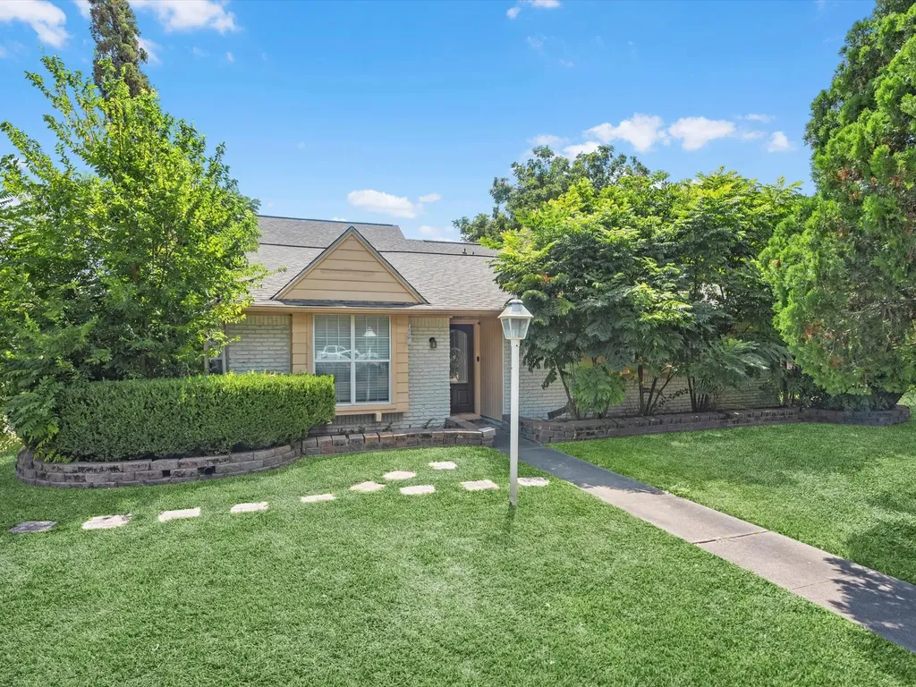 5747 Fontenelle Drive Houston TX 77035