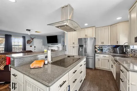 436 Pompano Street Bayou Vista TX 77563