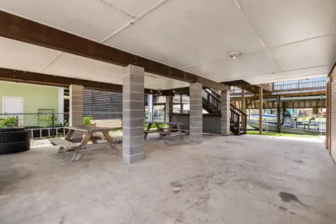 436 Pompano Street Bayou Vista TX 77563
