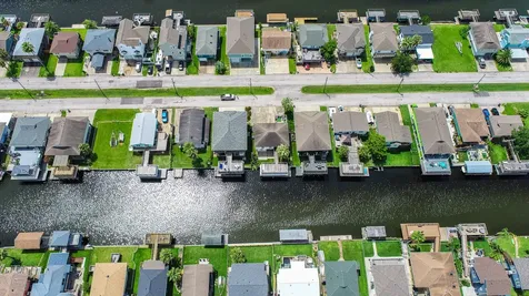 436 Pompano Street Bayou Vista TX 77563