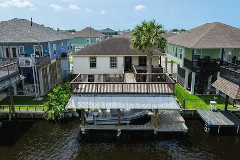 436 Pompano Street Bayou Vista TX 77563