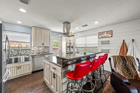 436 Pompano Street Bayou Vista TX 77563