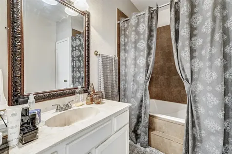 17421 Red Oak Drive 7421 Houston TX 77090
