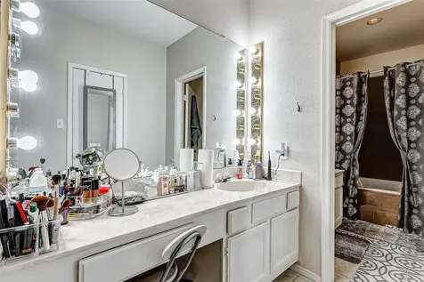 17421 Red Oak Drive 7421 Houston TX 77090