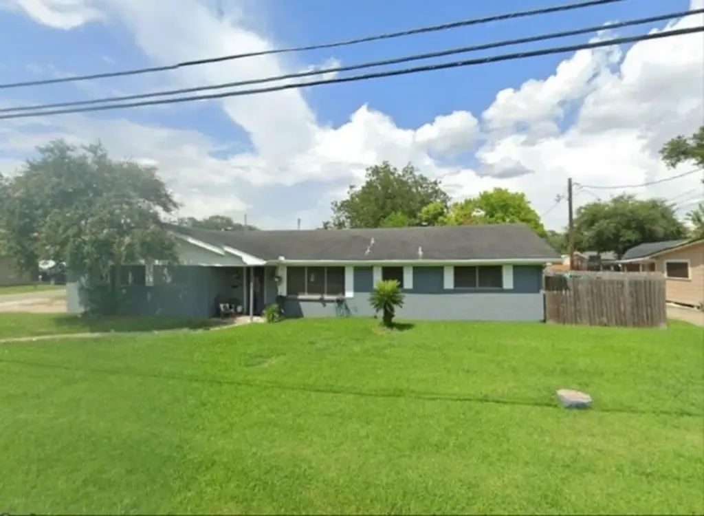 303 S 17th Street Nederland TX 77627