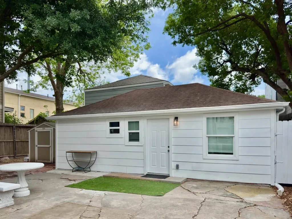 2413 Woodhead Street C Houston TX 77019