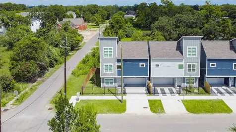 6017 Beall Street Houston TX 77091