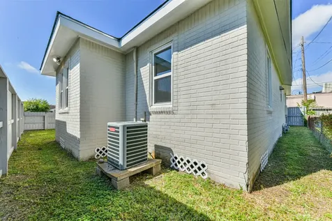 1014 49th Street Galveston TX 77551