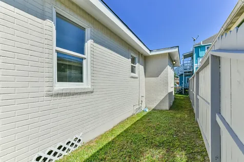 1014 49th Street Galveston TX 77551