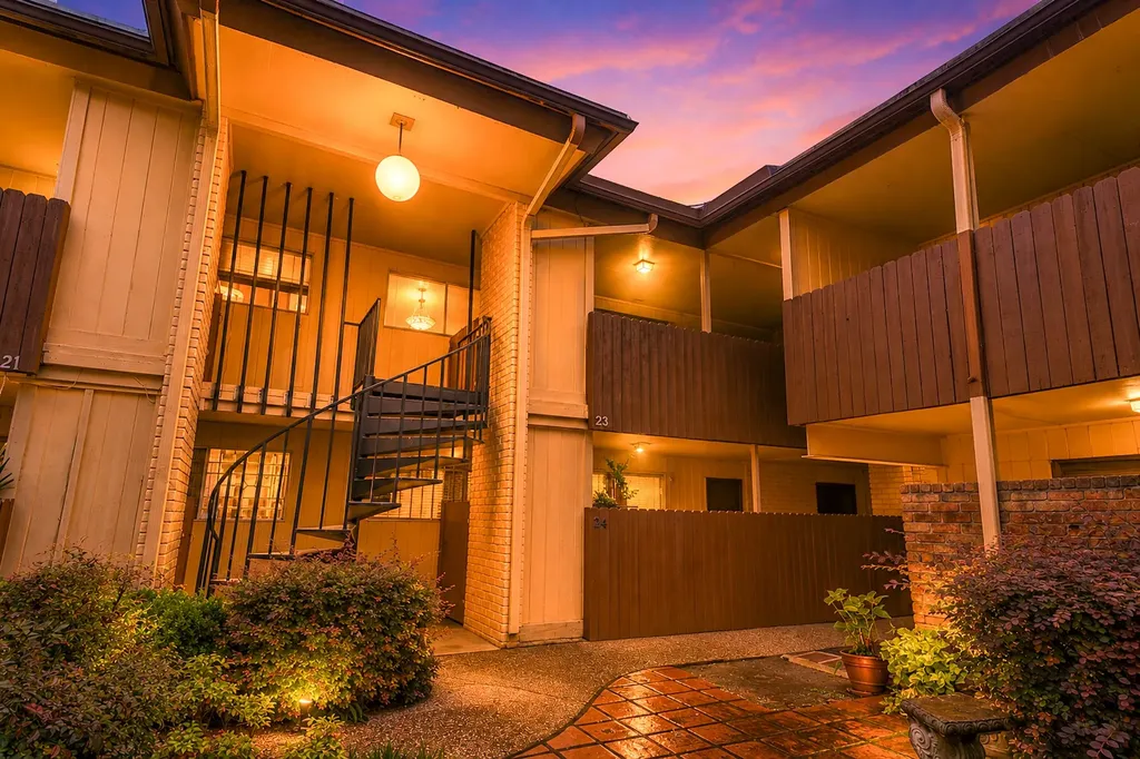 7714 Renwick Drive 23 Houston TX 77081