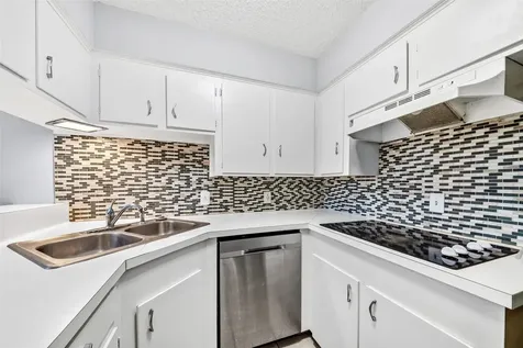 7714 Renwick Drive 23 Houston TX 77081