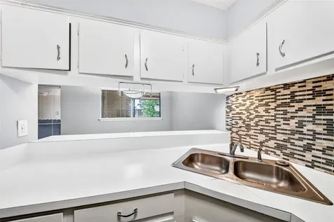 7714 Renwick Drive 23 Houston TX 77081