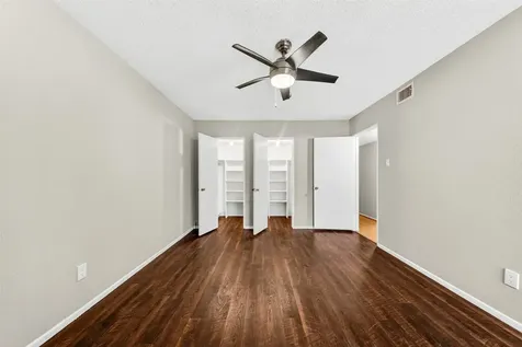 7714 Renwick Drive 23 Houston TX 77081