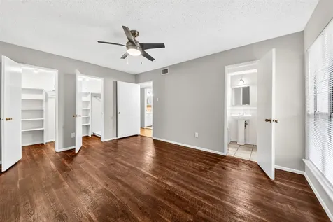 7714 Renwick Drive 23 Houston TX 77081