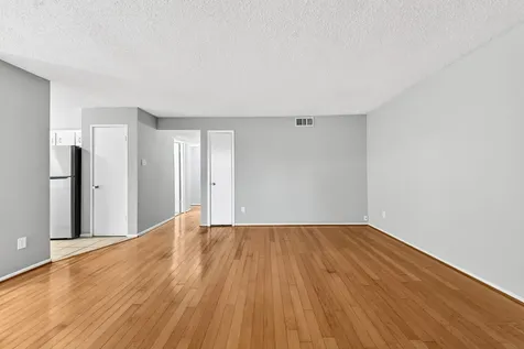 7714 Renwick Drive 23 Houston TX 77081