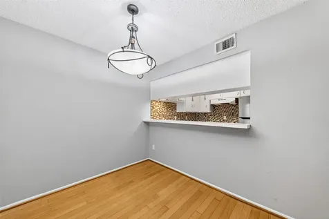 7714 Renwick Drive 23 Houston TX 77081