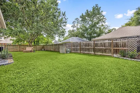 3803 Autumn Wood Montgomery TX 77356