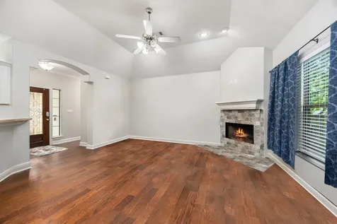 3803 Autumn Wood Montgomery TX 77356