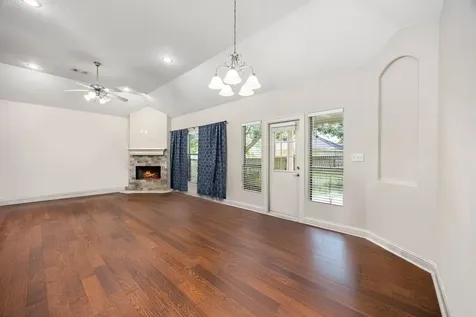 3803 Autumn Wood Montgomery TX 77356