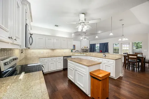 3803 Autumn Wood Montgomery TX 77356