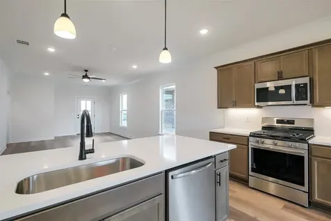 818 Countryside Glade Lane Rosharon TX 77583