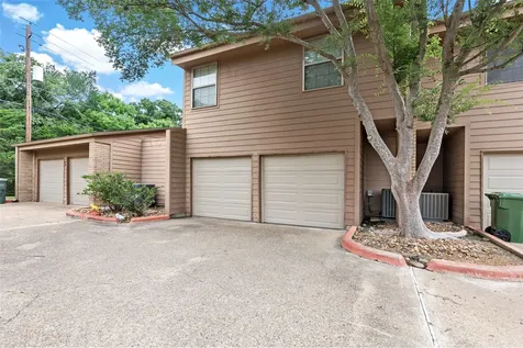 3122 Camelot Drive 33 Bryan TX 77802