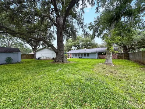 127 Begonia Street Lake Jackson TX 77566