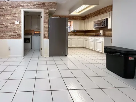 127 Begonia Street Lake Jackson TX 77566