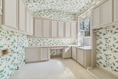 31 Enchanted Woods Drive Kingwood TX 77339