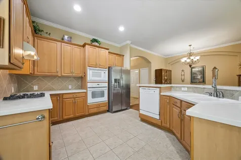 1619 S Lago Vista Drive Pearland TX 77581